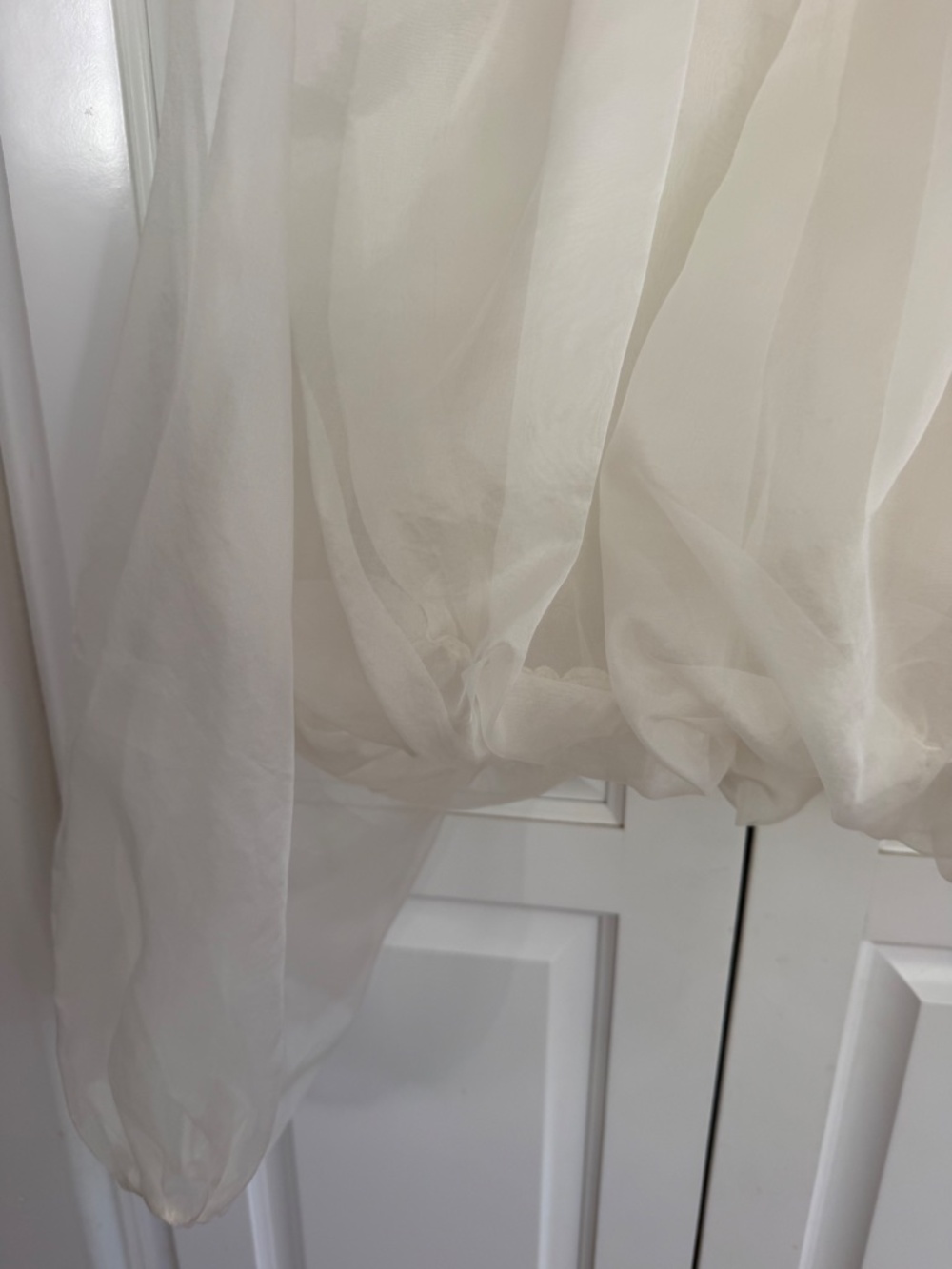 Brand New FRAME The Sheer Balloon Blouse in Cream XS - Picture 6 of 8